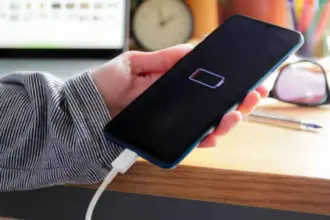 آيفون لا يعمل بعد نفاد البطارية؟ إليك الحل خطوة بخطوة