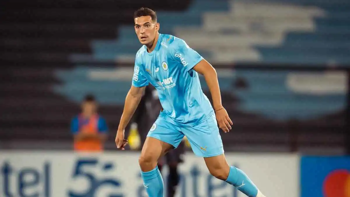 إهدار لا يُصدق.. مدافع أرجنتيني يدخل تاريخ الفرص الضائعة أمام المرمى (فيديو)