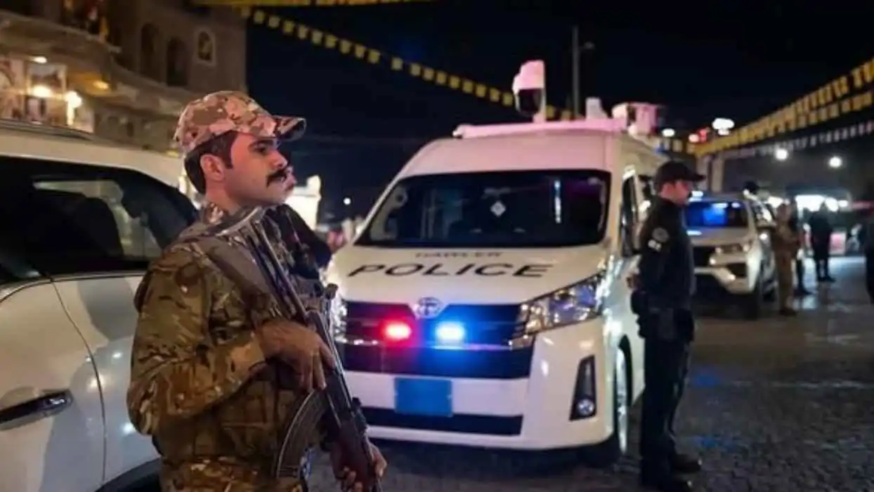 حاول الانتحار وفشل.. اربعيني مطلوب للقضاء أثناء محاولة اعتقاله من منزله