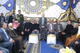 العيسوي ينقل تعازي الملك وولي العهد إلى العلاونة