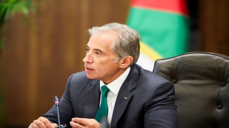 صورة حول : حسان يوجه بإطلاق حملة وطنية بمناسبة اليوم الوطني للعلم الأردني حسان يوجه بإطلاق حملة وطنية بمناسبة اليوم الوطني للعلم الأردني