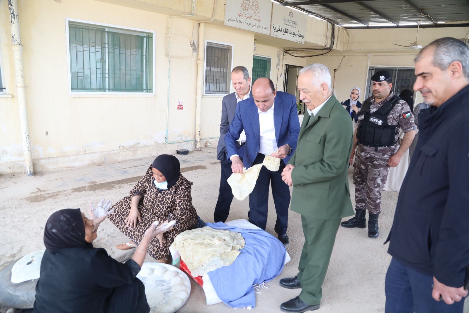 العيسوي المبادرات الملكية مستمرة وشملت جميع مناطق المحافظة والإسراع في تنفيذها ليلمس أثرها المواطن