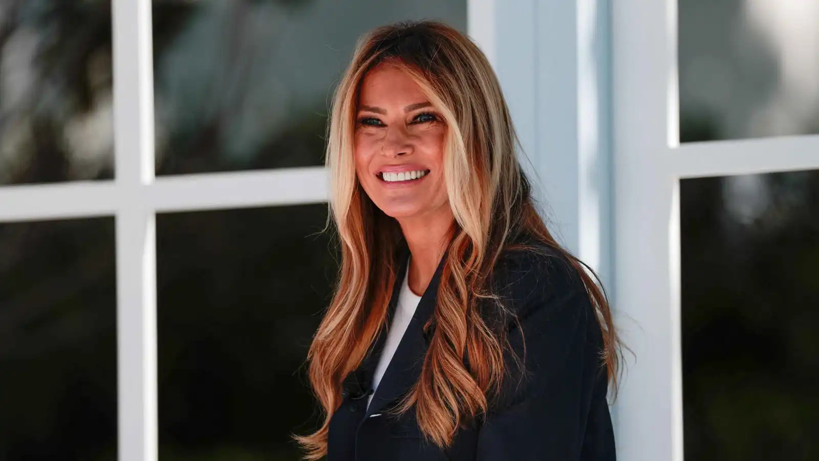 "مملكة النحل".. ميلانيا ترامب توسع إنتاج العسل في البيت الأبيض (فيديو)