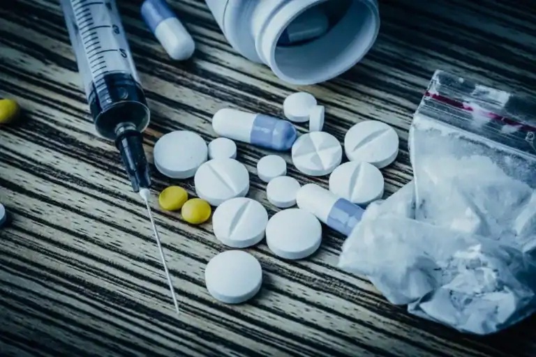 "ضربني وبكى".. ماذا فعلت المخدرات بهذا الرجل؟ (فيديو)