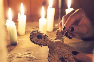 الإفتاء: السحر والشعوذة محرمان وتحذير من اللجوء للعرافين