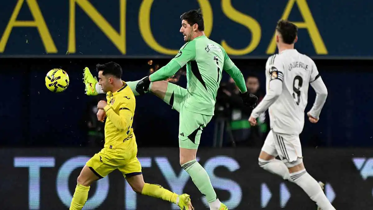 موقف كورتوا من المشاركة في كلاسيكو ريال مدريد وبرشلونة