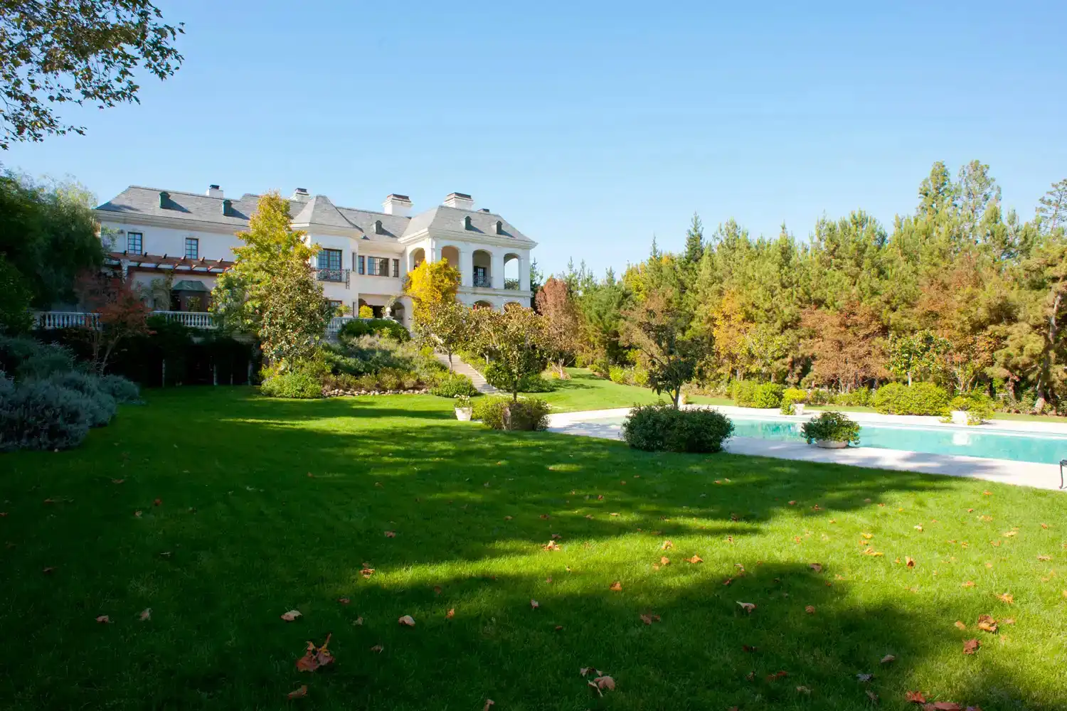 "100 ألف دولار" شهرياً.. هنا قضى مايكل جاكسون آخر أيامه (صور)