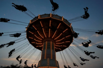 مأساة في مدينة ملاهي: احتجاز عاملة داخل لعبة يؤدي إلى وفاتها