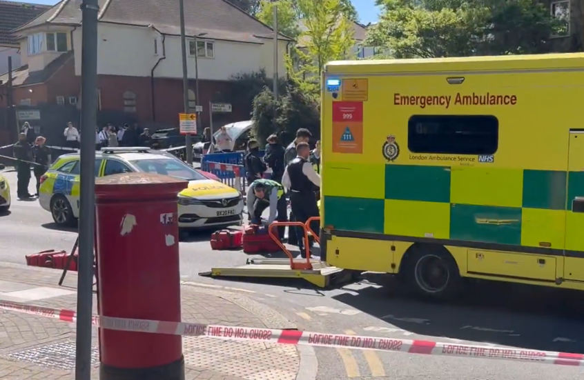 صورة حول : عملية طعن تستهدف حيا يهوديا بلندن (فيديو) عملية طعن تستهدف حيا يهوديا بلندن (فيديو)