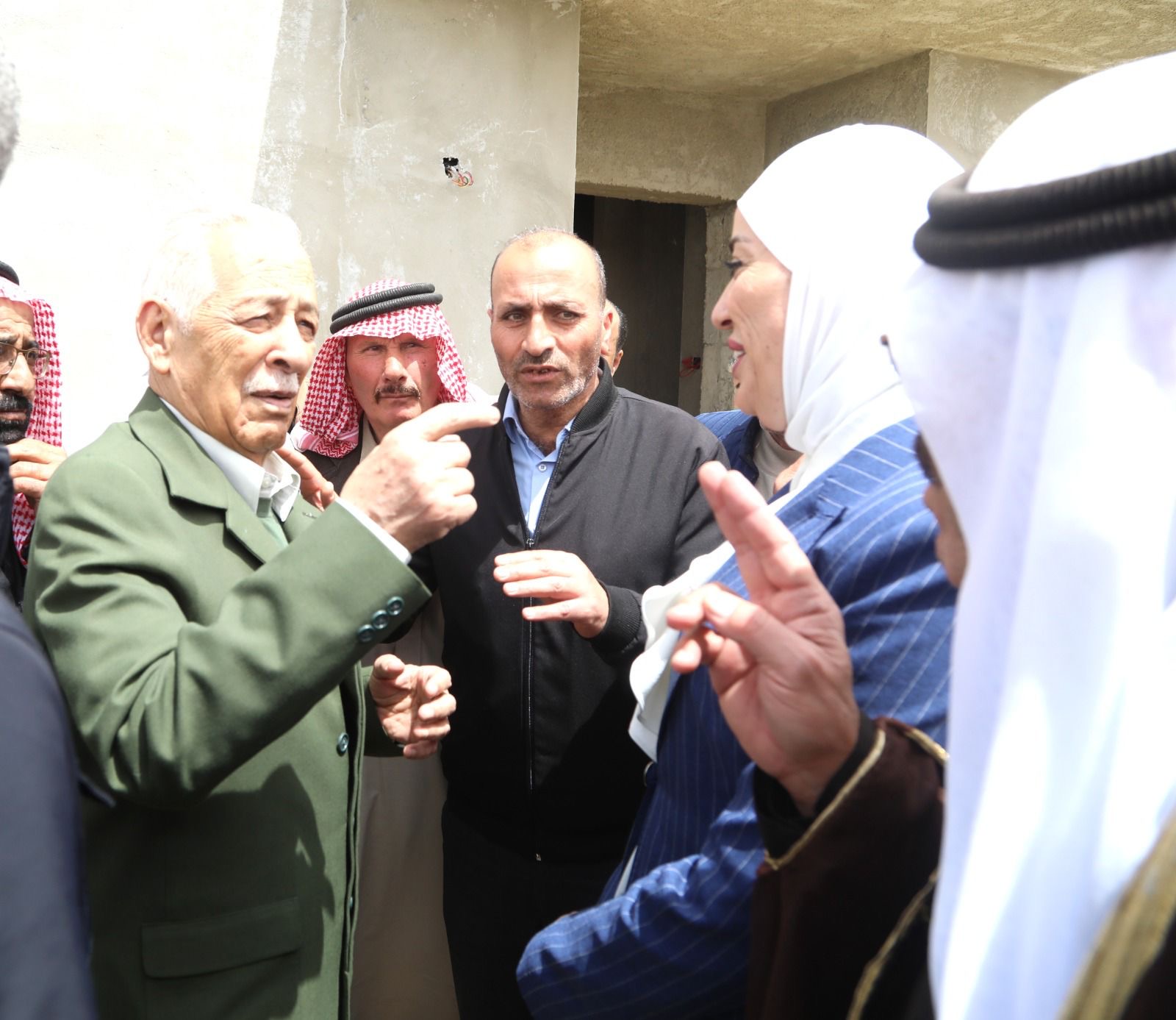 العيسوي المبادرات الملكية مستمرة وشملت جميع مناطق المحافظة والإسراع في تنفيذها ليلمس أثرها المواطن