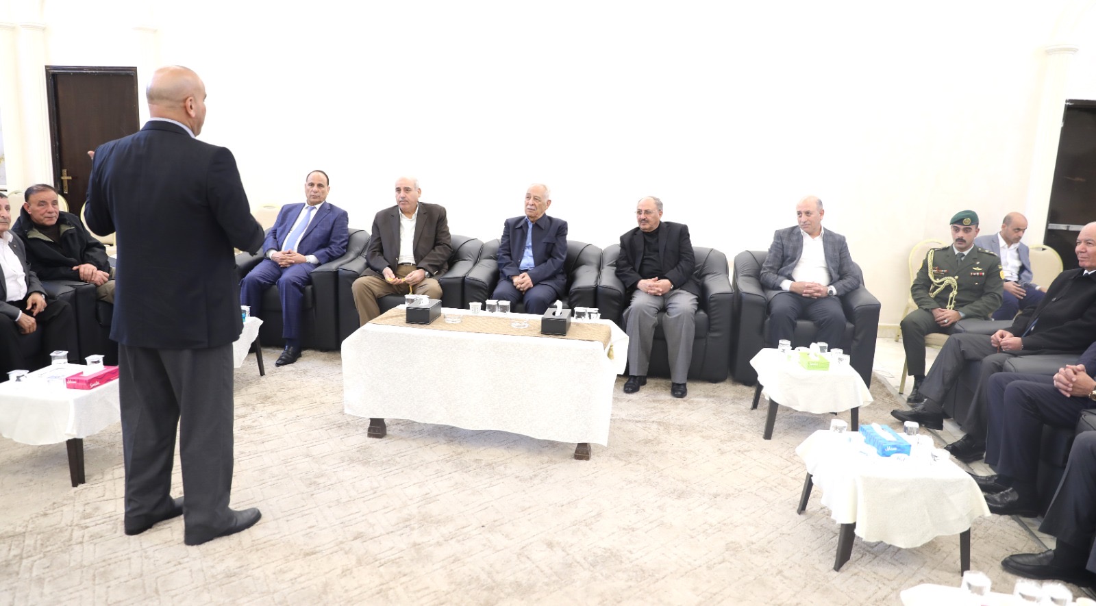 مندوبا عن الملك وولي العهد...العيسوي يعزي عشيرتي الرقاد والمعايطة