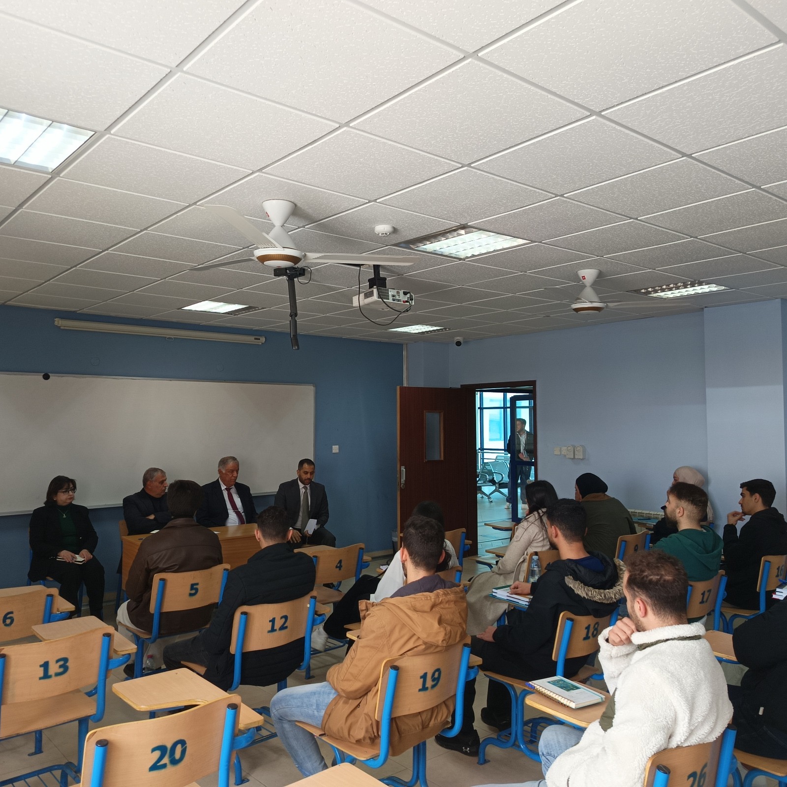 كلية الحقوق في جامعة البترا تطلق مبادرة "الساعة القانونية المفتوحة"