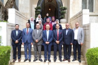 العيسوي: الملك يقود تحركات دبلوماسية فاعلة تضع المصالح الوطنية في مقدمة الأولويات