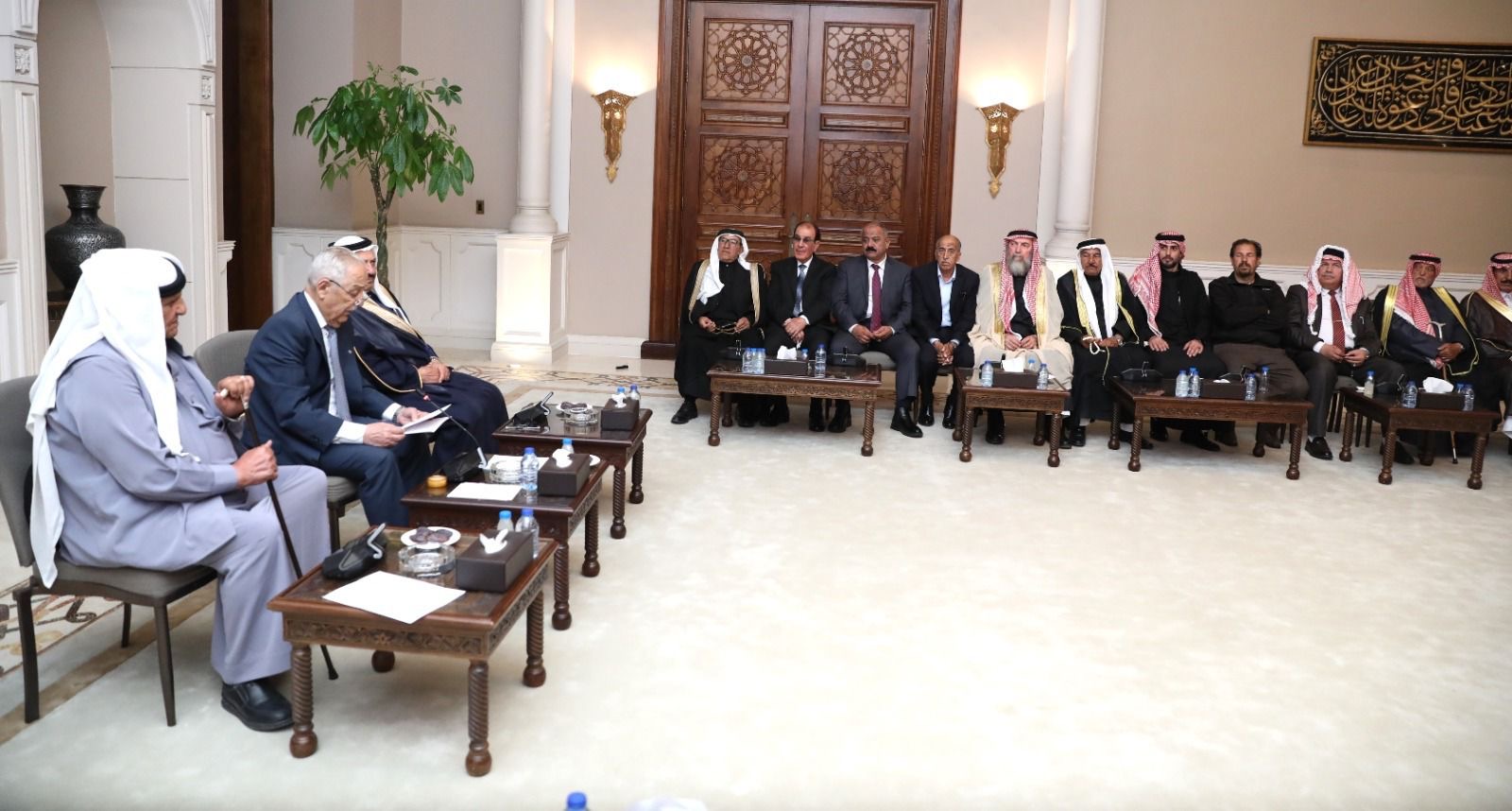 رئيس الديوان الملكي يلتقي وفدا من تجمع أبناء محافظة الكرك