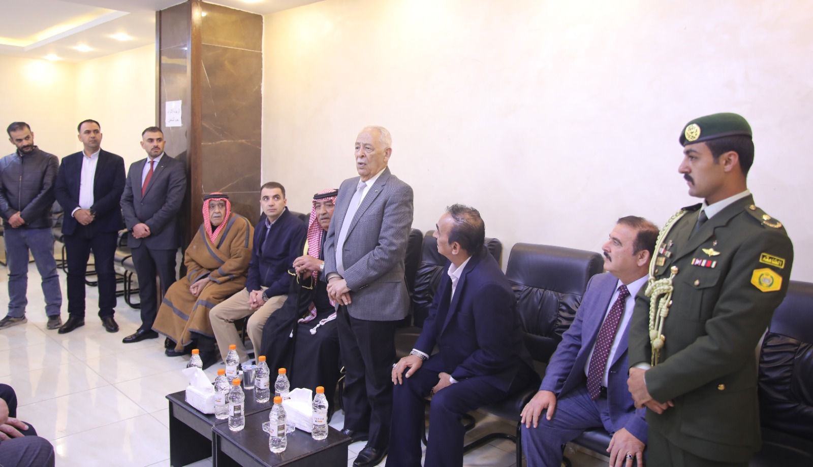 مندوبا عن الملك وولي العهد...العيسوي يعزي عشيرتي الكفاوين والبشابشة