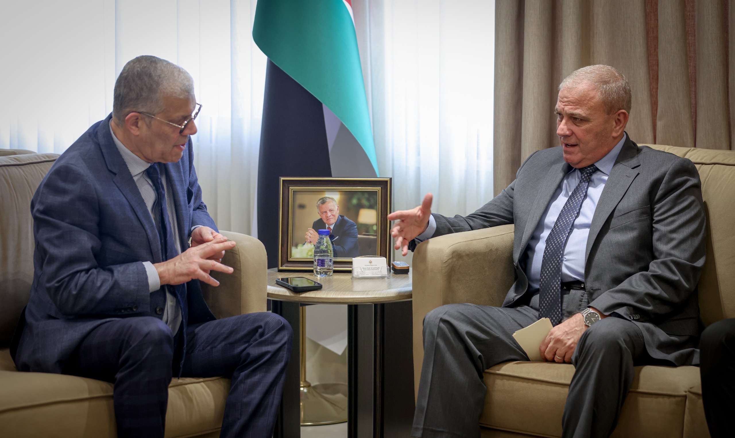 عطية يلتقي السفير الجزائري لإنتهاء مهامه في الأردن