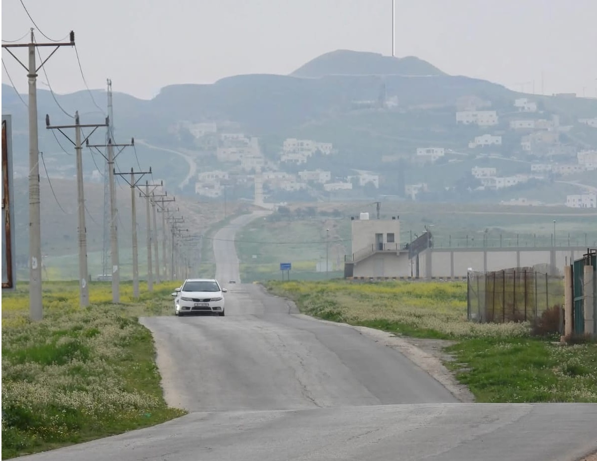 الخناصري تتزين بالأخضر وتستقطب الزوار