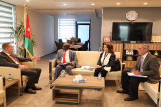 الخريسات يبحث مع الفاو تعزيز الأمن الغذائي