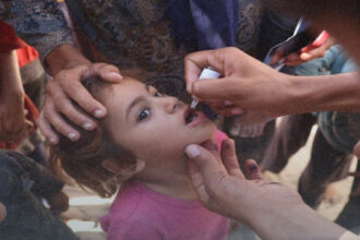 الصحة الفلسطينية تبدأ حملة تطعيمات جديدة في غزة