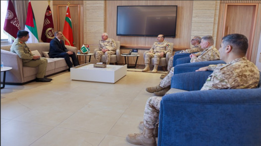 الحنيطي والسفير الباكستاني يبحثان التعاون العسكري