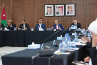 الحكومة تواصل الحوار النيابي حول الإدارة المحلية