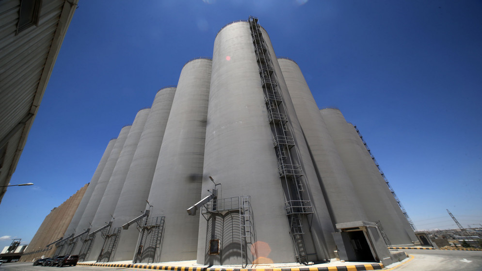 صورة حول : الصوامع: السعة التخزينية تبلغ 750 ألف طن الصوامع: السعة التخزينية تبلغ 750 ألف طن