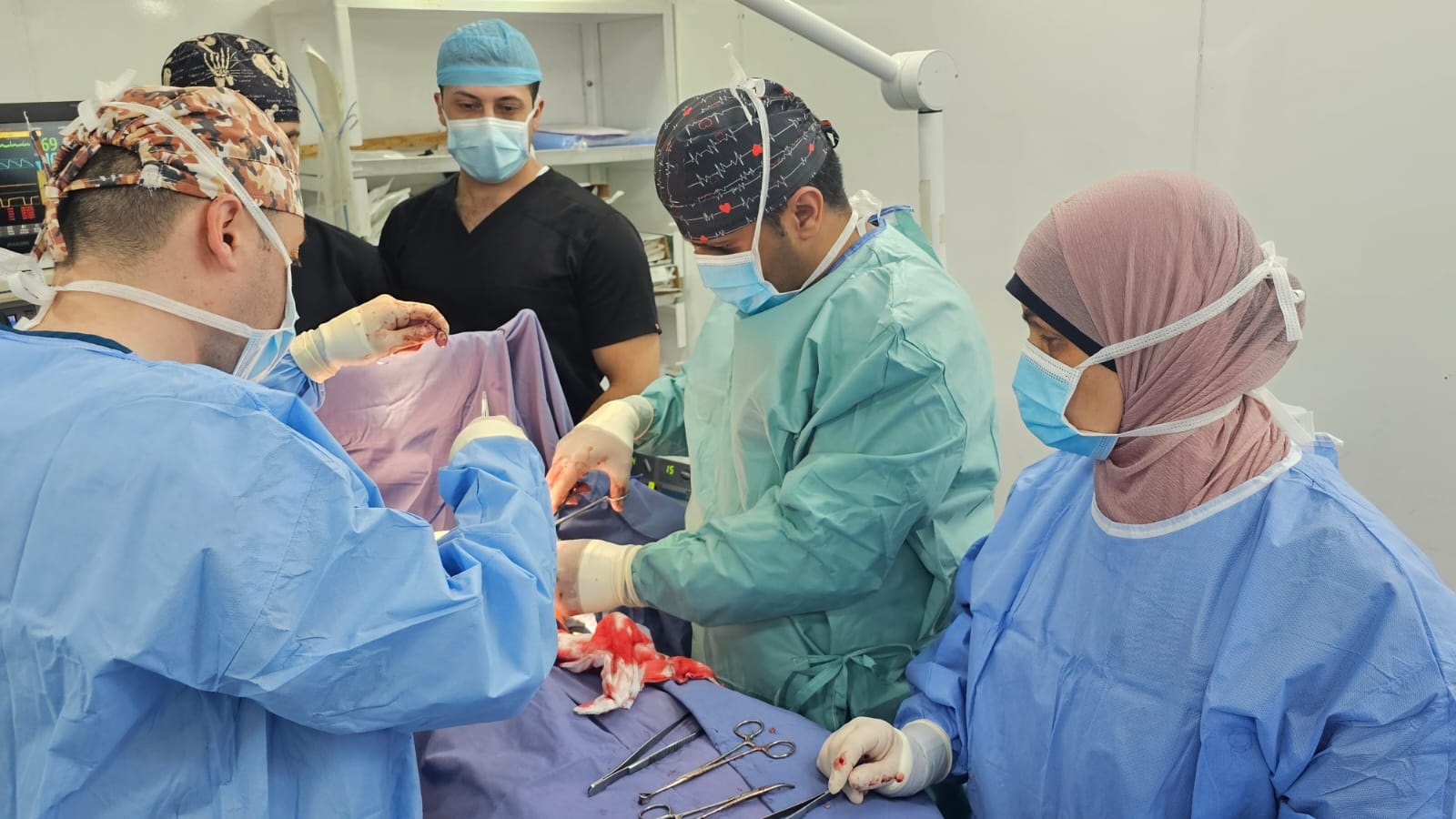 الميداني الأردني بنابلس يستأصل ورماً خبيثاً