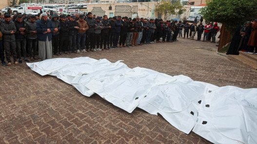 صورة حول : 12 شهيداً بغزة منذ فجر الاثنين 12 شهيداً بغزة منذ فجر الاثنين