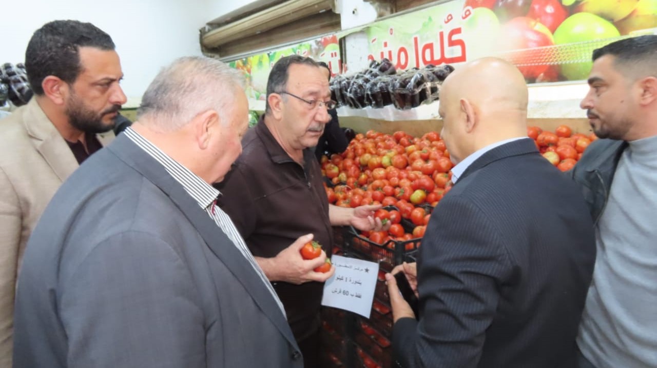 صورة حول : مسؤولون: لا نقص بالمواد الغذائية والأسواق مستقرة مسؤولون: لا نقص بالمواد الغذائية والأسواق مستقرة