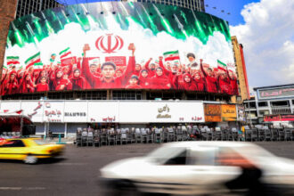 مقتل 4 ضباط إيرانيين بمواجهة طائرات أميركية