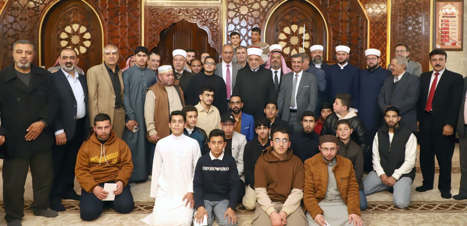 وزير الأوقاف يكرم 100 حافظ بمديرية إربد الثانية