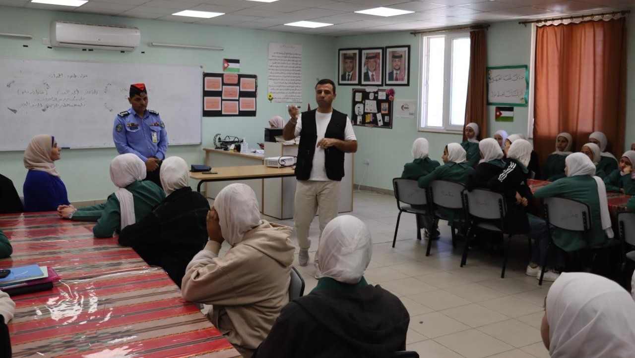 العقبة تنظم محاضرة توعوية حول مخاطر التدخين والمخدرات