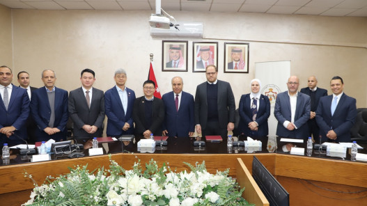 صورة حول : التربية وائتلاف شركات يطلقان مشروع النقل المدرسي التربية وائتلاف شركات يطلقان مشروع النقل المدرسي