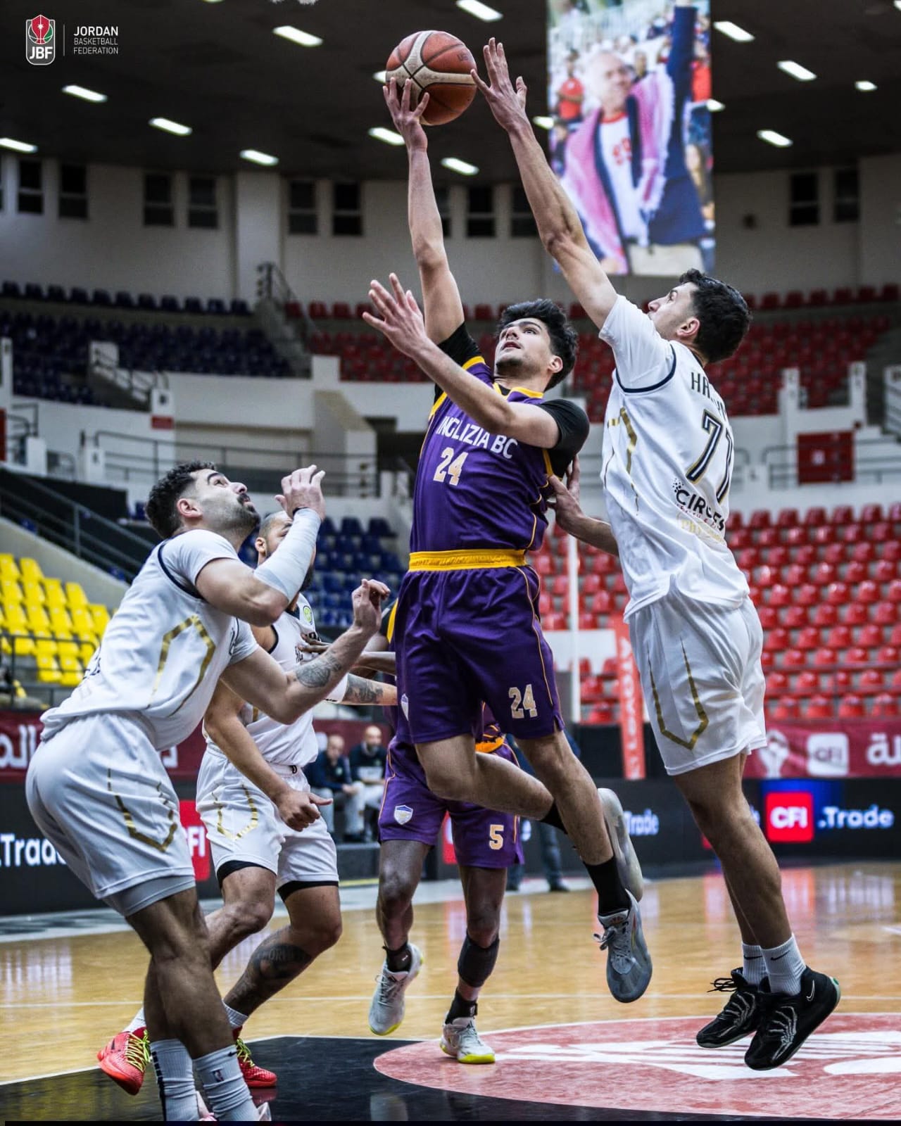 الإنجليزية يتفوق على الجبيهة في مواجهة مثيرة