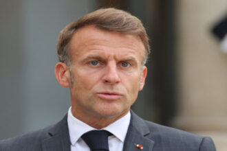 ماكرون يدعو طهران لتهدئة مستدامة عبر محادثات باكستان