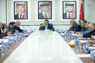 النواب يطالبون بضمانات اقتصادية وبيئية للتعدين