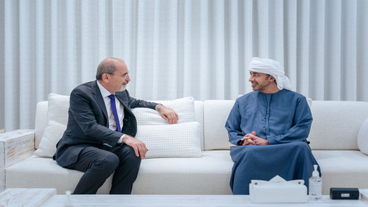 الصفدي يلتقي عبدالله بن زايد في أبوظبي