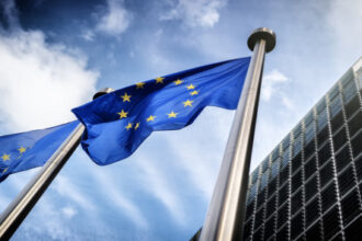 الاتحاد الأوروبي يدرس ترشيد الوقود والسحب من الاحتياطيات تحسباً لأزمة طاقة طويلة