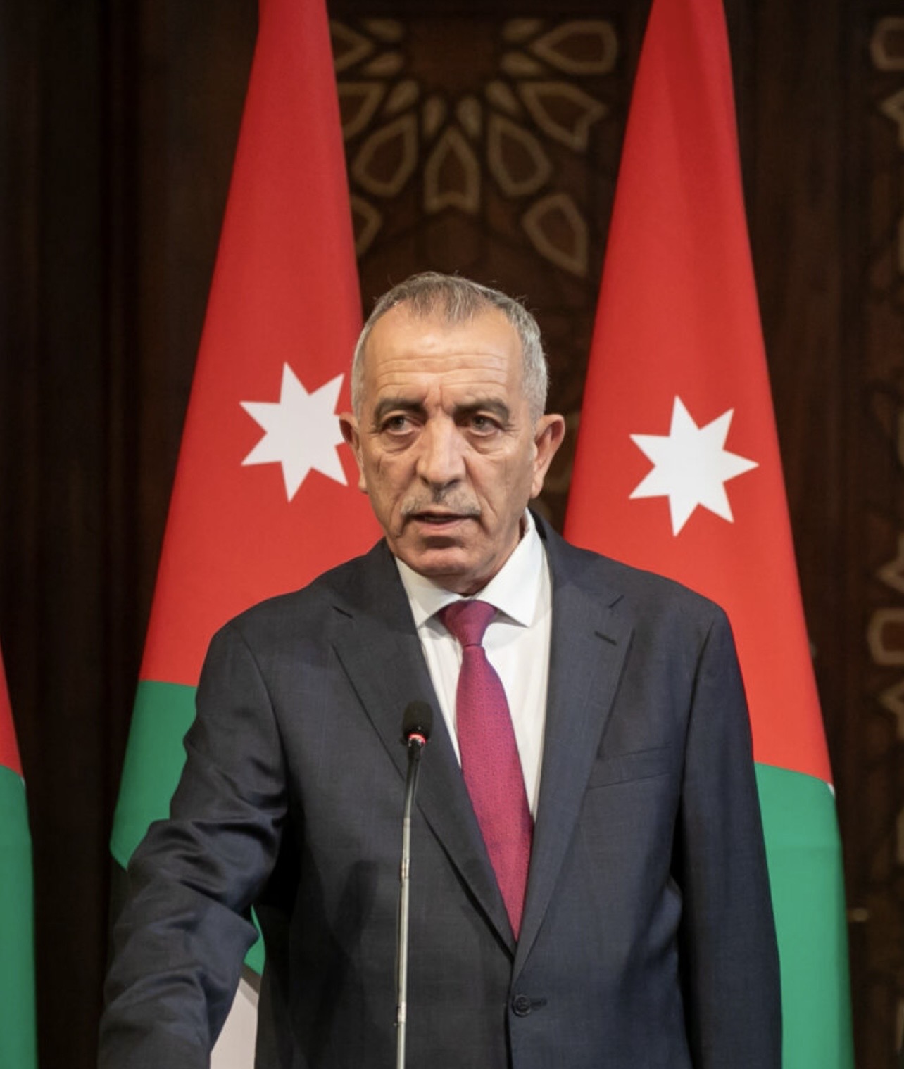 صورة حول : الرواشدة: العلم رمز السيادة والعزة الأردنية الرواشدة: العلم رمز السيادة والعزة الأردنية