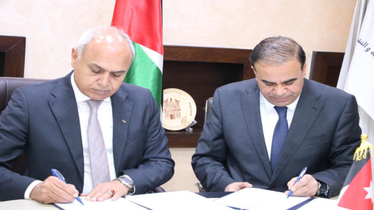 وزارة العمل وصندوق التنمية والتشغيل يطلقان تمويلاً للمشاريع المنزلية الصغيرة بخريجي التدريب المهني