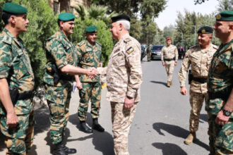 الحنيطي يزور قيادة الحرس الملكي الخاص