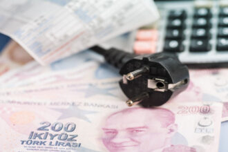 تركيا ترفع أسعار الكهرباء والغاز 25% اعتباراً من السبت