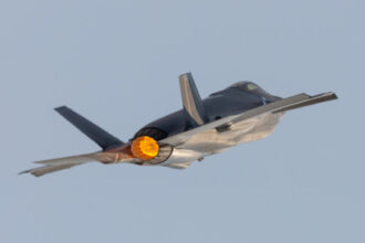 الحرس الثوري: تدمير “أجسام طائرة” خلال مهمة أميركية للبحث عن طيار في إيران