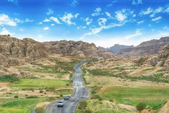 إقبال لافت على منطقة البيضاء في البتراء مع الأجواء الربيعية