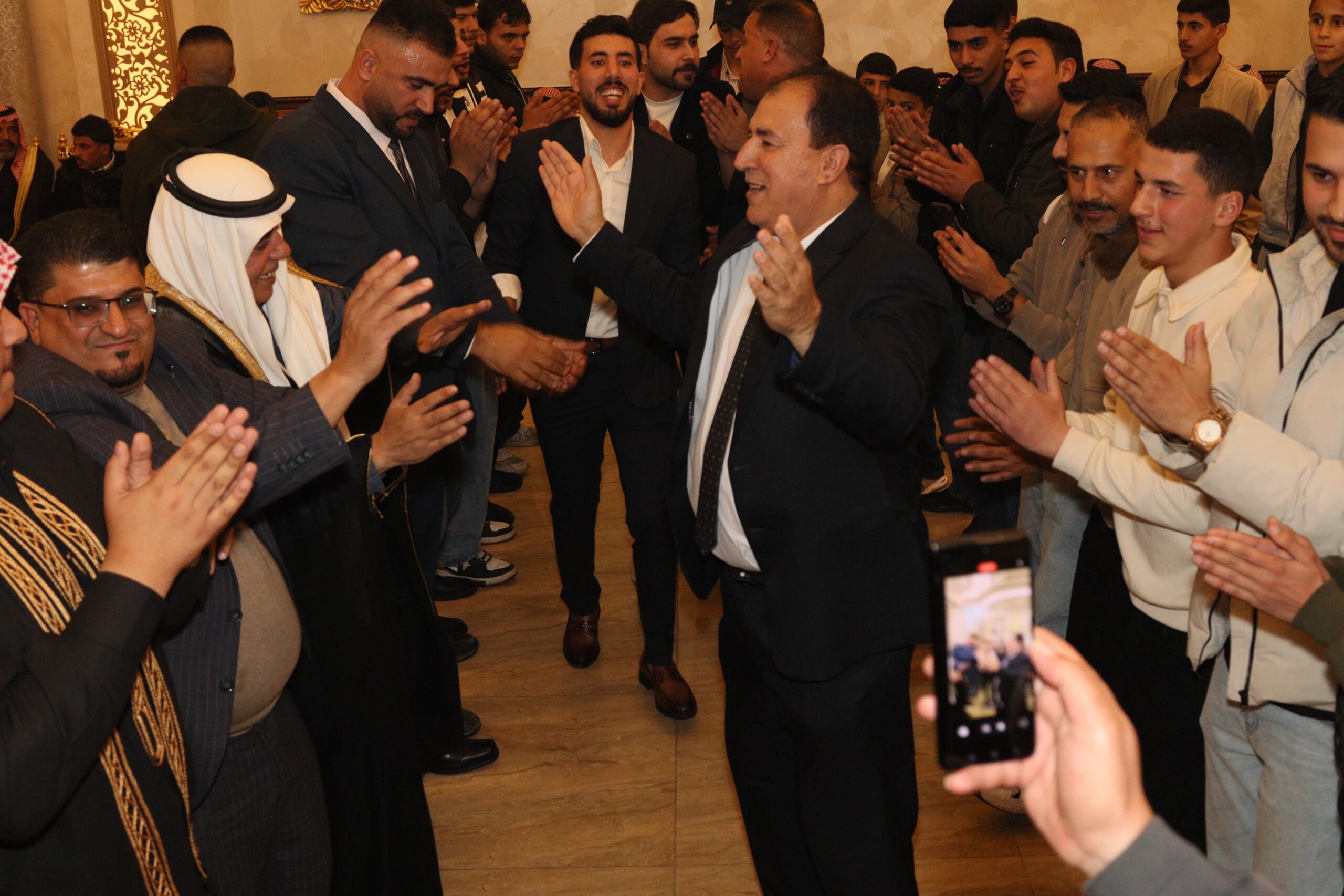 مادبا تحتفي بزفاف رعد أبو اصليح.. مهرجان جماهيري حاشد يزيّن قصر السليمان