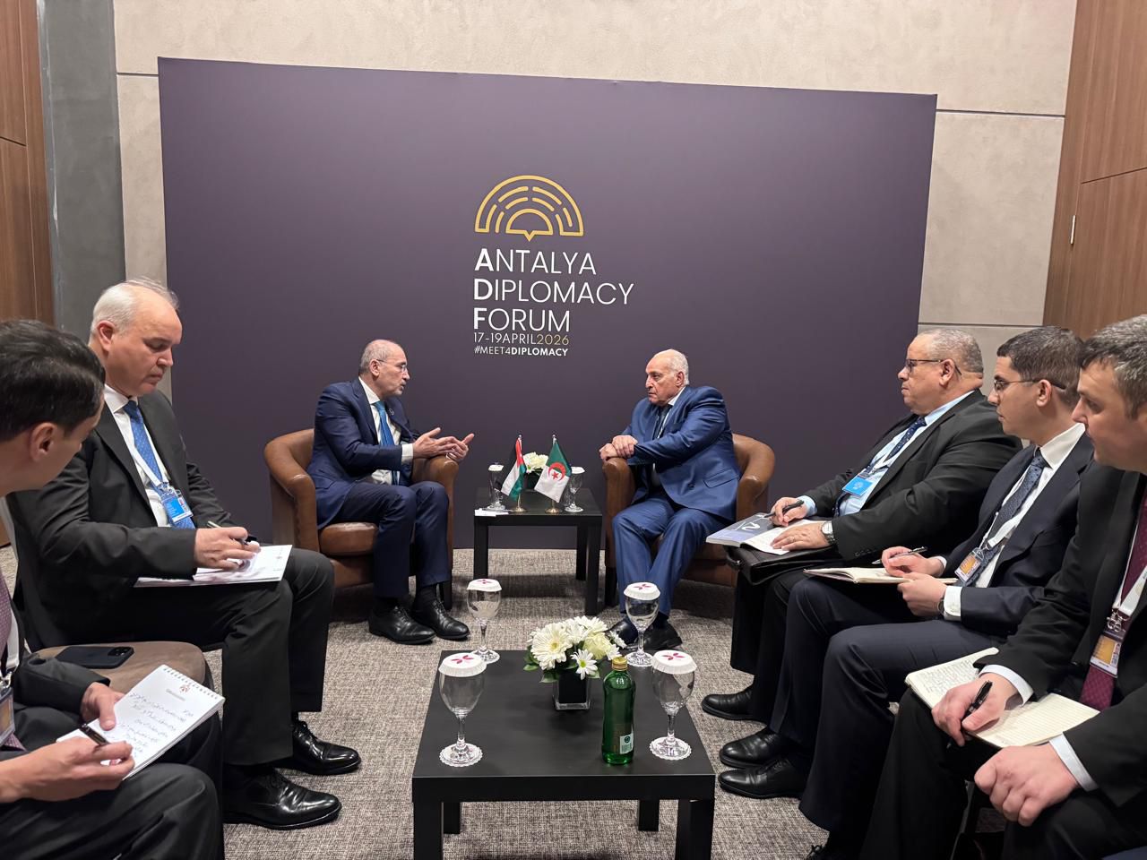 الصفدي يدعو لتثبيت وقف النار في لبنان