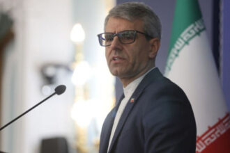 إيران تنفي نقل اليورانيوم وترد على ترامب