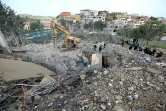 غارة إسرائيلية تستهدف مبنى في الضاحية الجنوبية لبيروت بعد إنذارات بالإخلاء