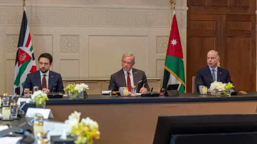 الملك يؤكد تسريع تنفيذ مشروع الناقل الوطني