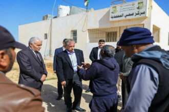 رئيس الوزراء يبدأ جولة ميدانية في محافظات الجنوب لتعزيز الخدمات الصحية